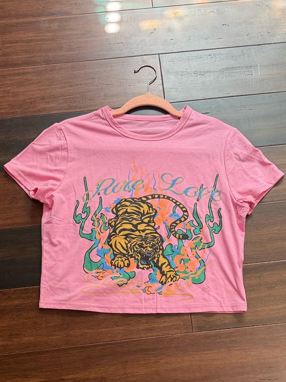 Graphic Cropped Tee in Pink